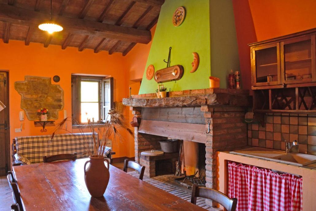 Casale Poggio Colpiccione Apartment ปัสซีญาโน ซุล ตราซีเมโน ภายนอก รูปภาพ